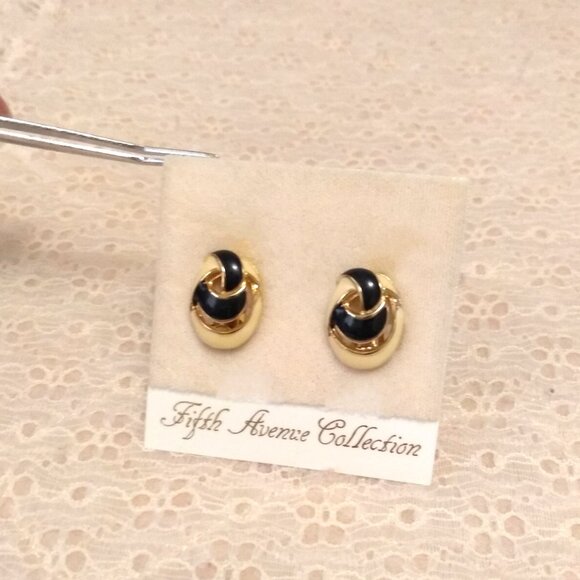 Vintage Cream Blue Enamel Gold Tone Art Deco Oval Earrings Non-Pierced Clip - Picture 4 of 7